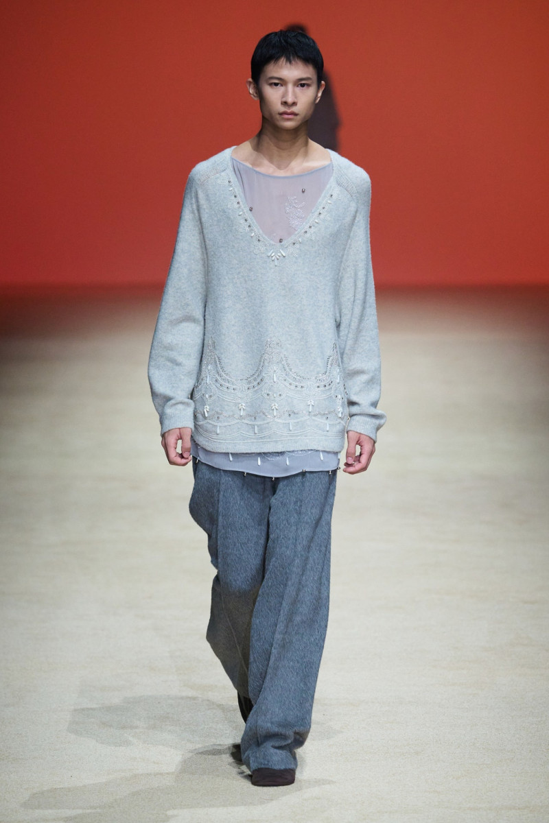 Xu Zhi fashion show for Autumn/Winter 2025