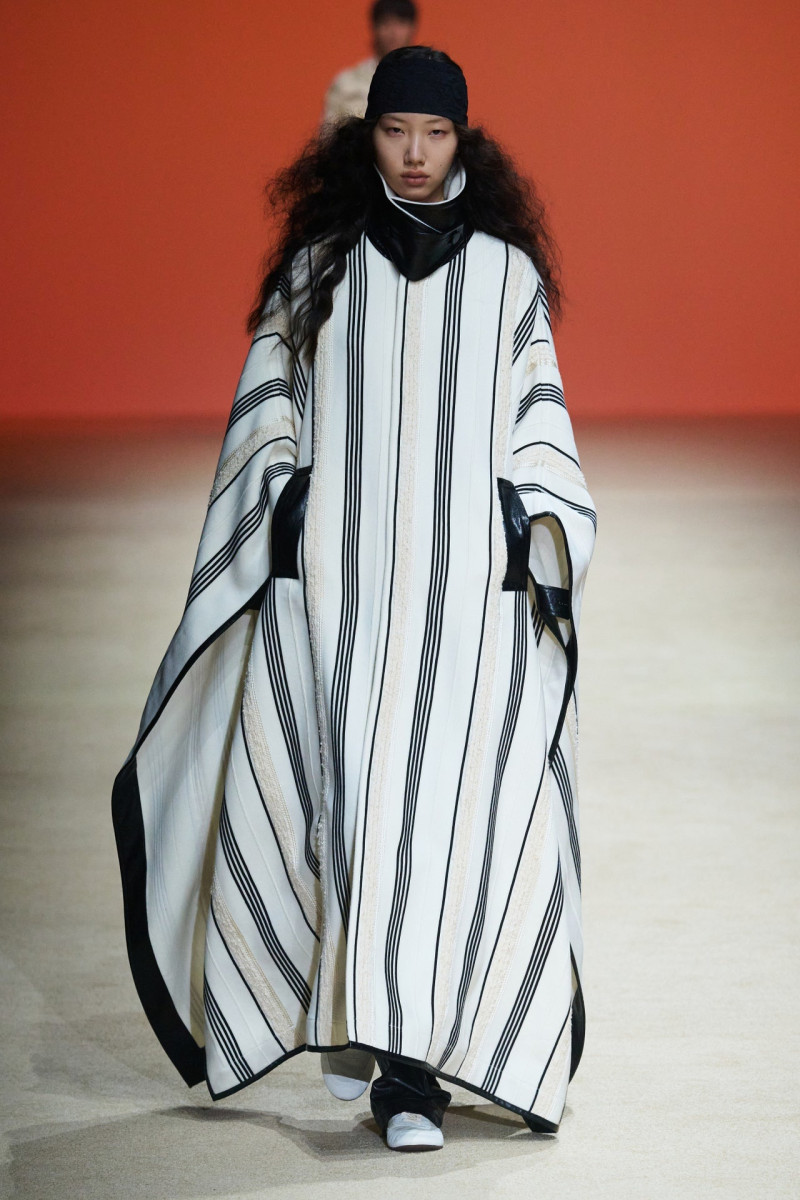 Xu Zhi fashion show for Autumn/Winter 2025