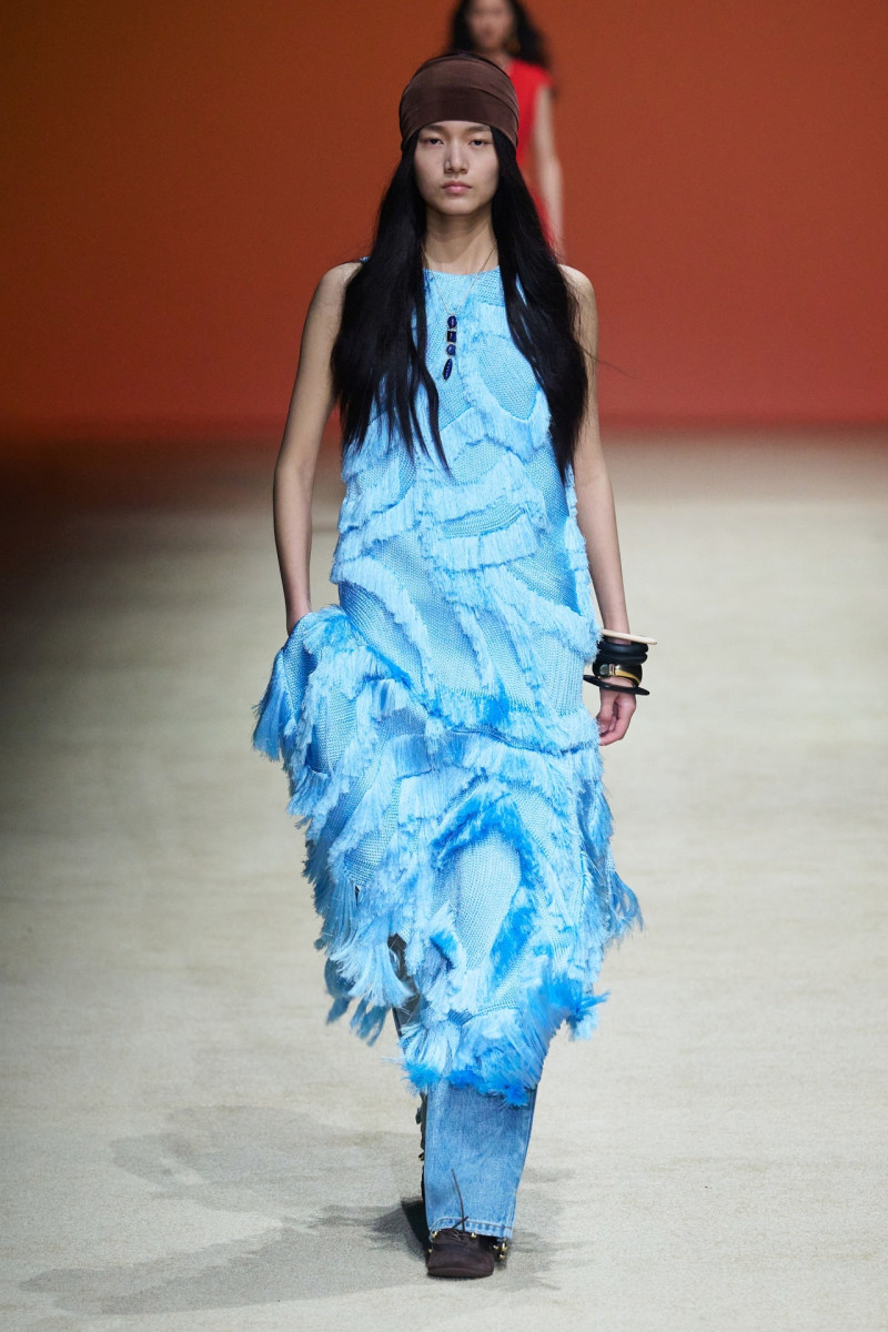 Xu Zhi fashion show for Autumn/Winter 2025