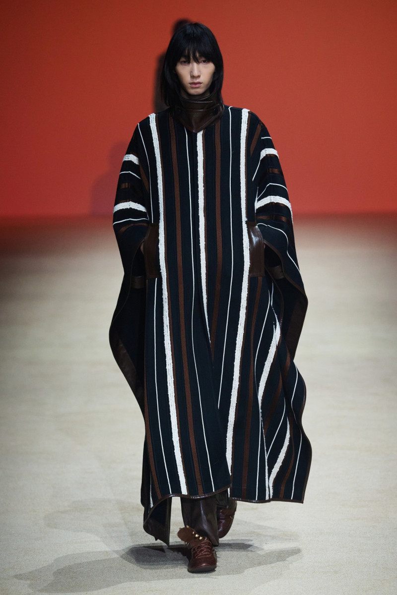 Xu Zhi fashion show for Autumn/Winter 2025