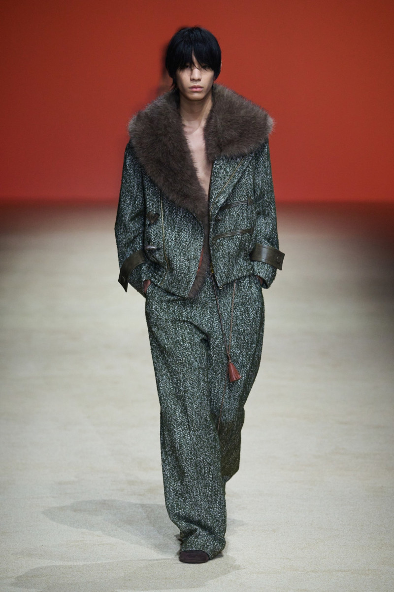 Xu Zhi fashion show for Autumn/Winter 2025
