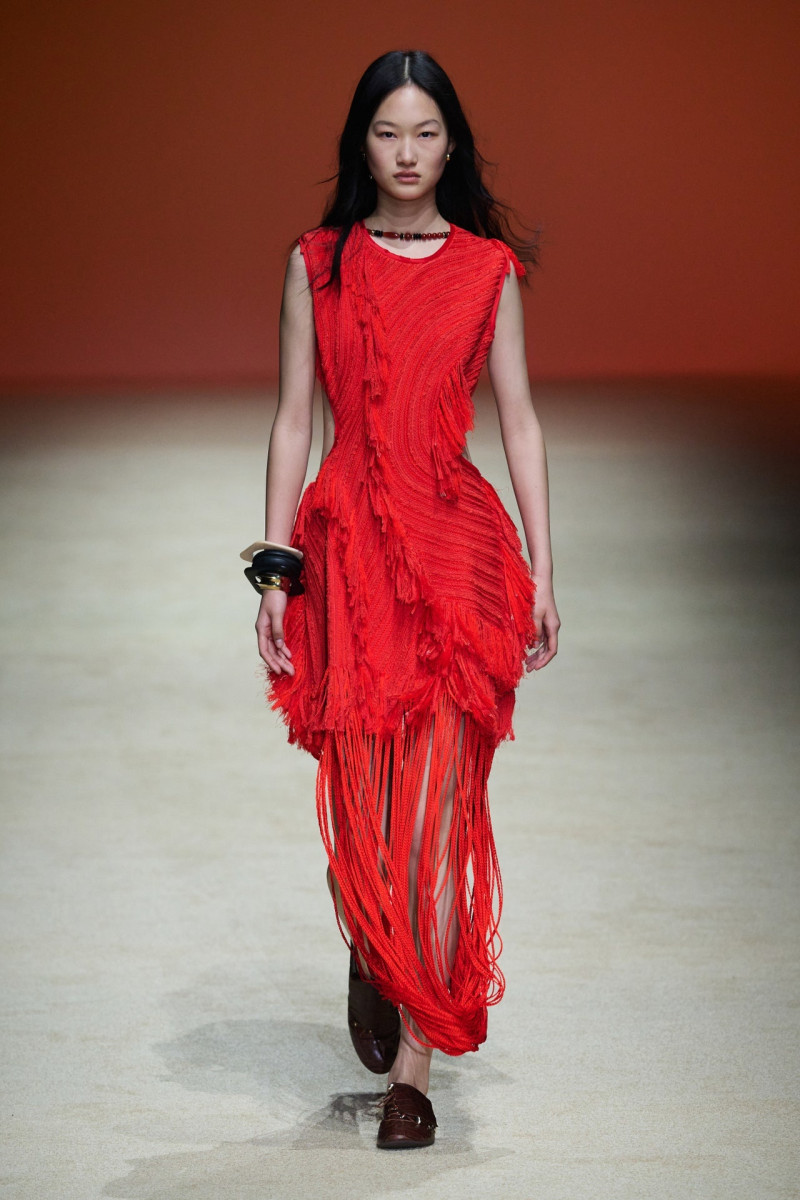 Xu Zhi fashion show for Autumn/Winter 2025