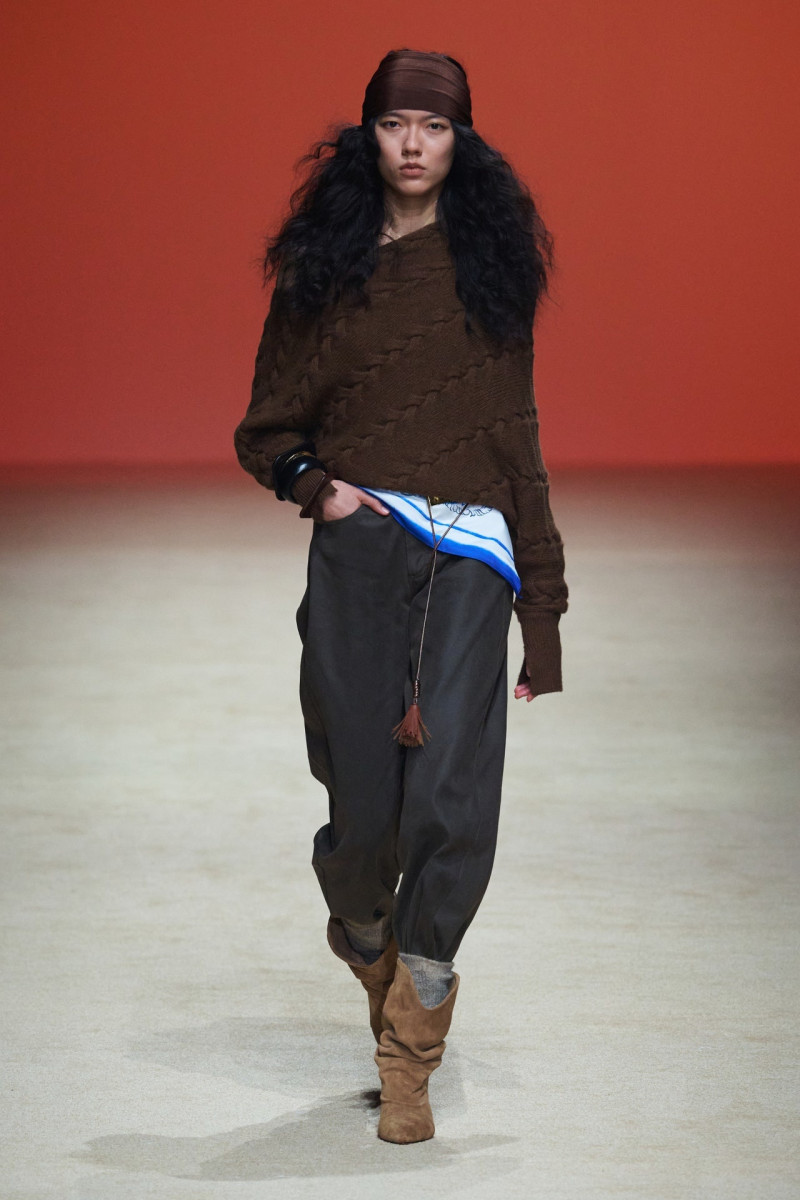 Xu Zhi fashion show for Autumn/Winter 2025