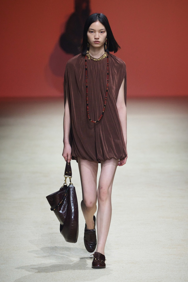 Xu Zhi fashion show for Autumn/Winter 2025