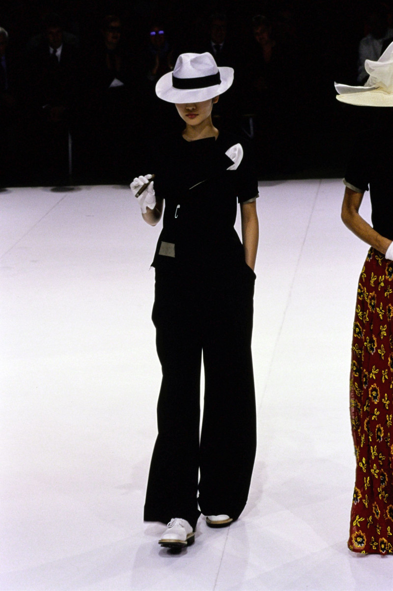 Yohji Yamamoto fashion show for Spring/Summer 1999