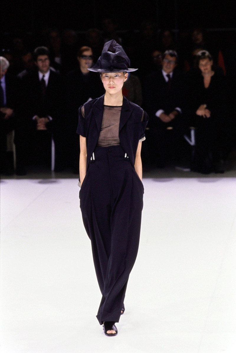 Yohji Yamamoto fashion show for Spring/Summer 1999