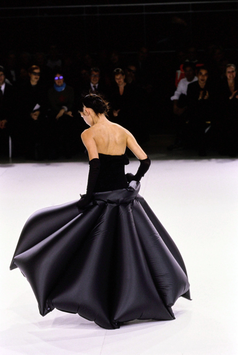 Yohji Yamamoto fashion show for Spring/Summer 1999
