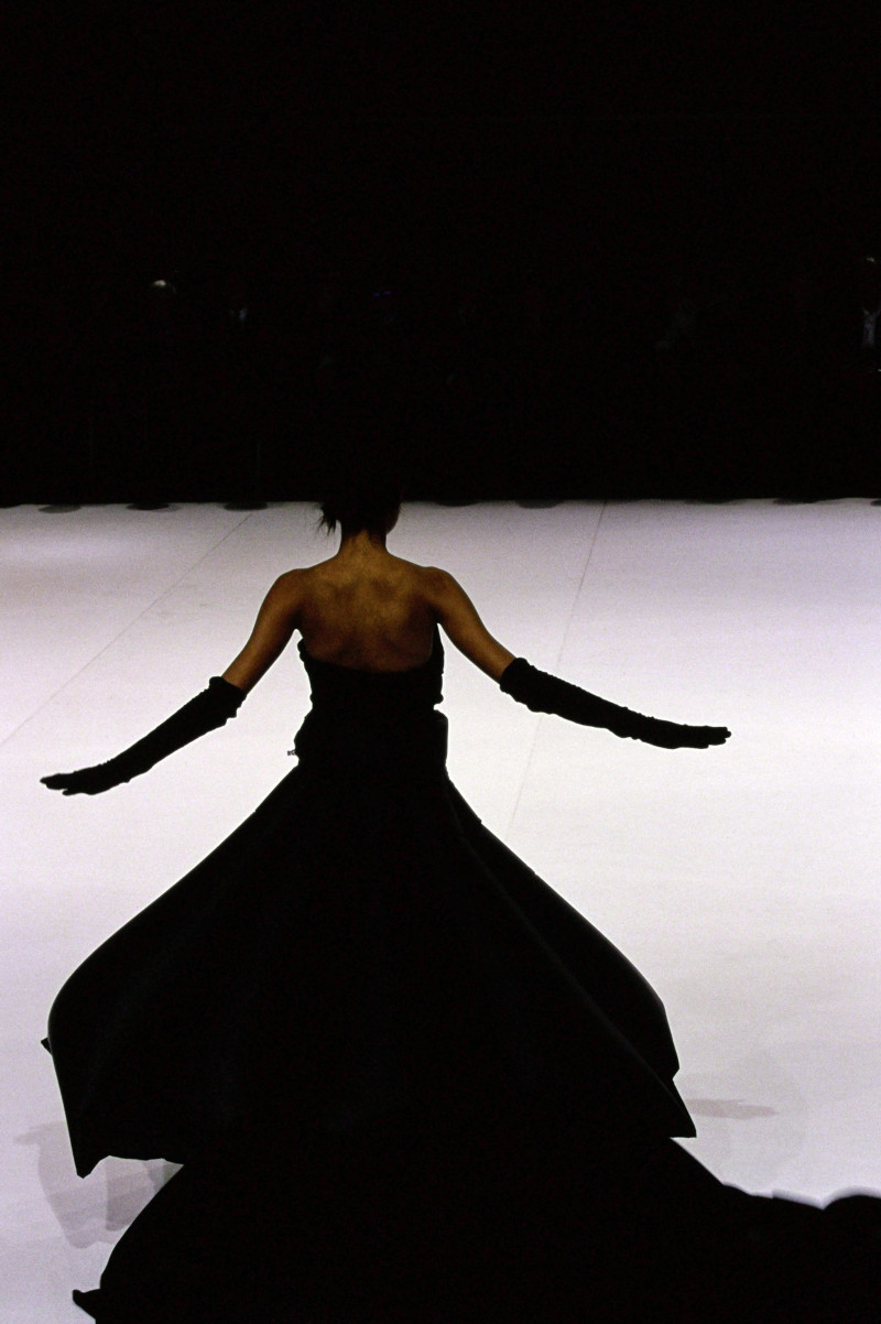 Yohji Yamamoto fashion show for Spring/Summer 1999