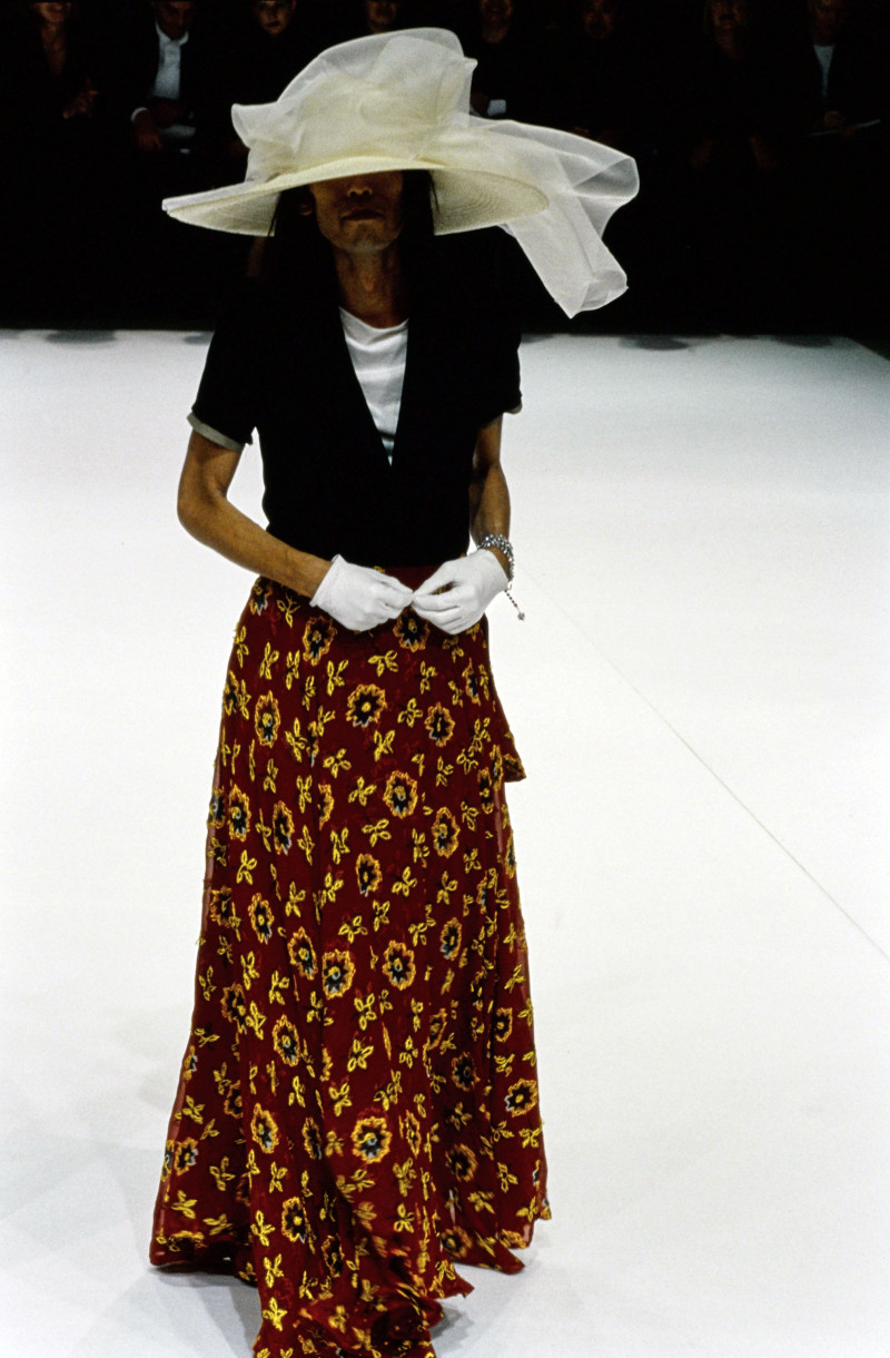 Yohji Yamamoto fashion show for Spring/Summer 1999