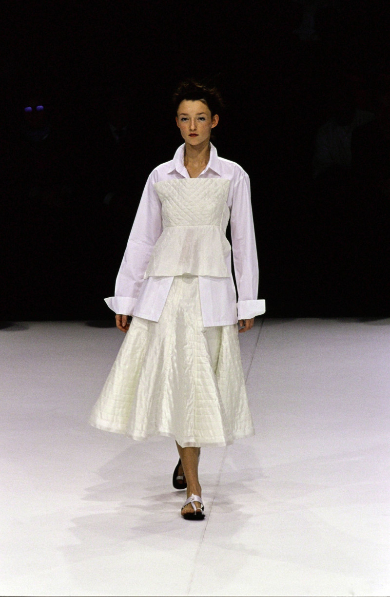 Yohji Yamamoto fashion show for Spring/Summer 1999