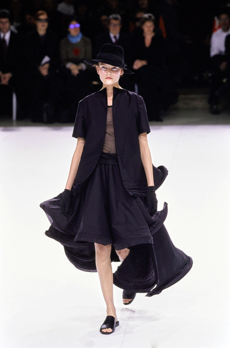 Yohji Yamamoto fashion show for Spring/Summer 1999