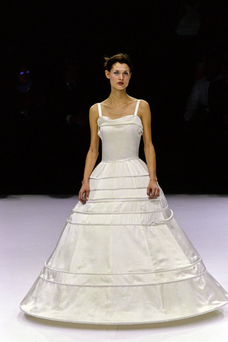 Yohji Yamamoto fashion show for Spring/Summer 1999