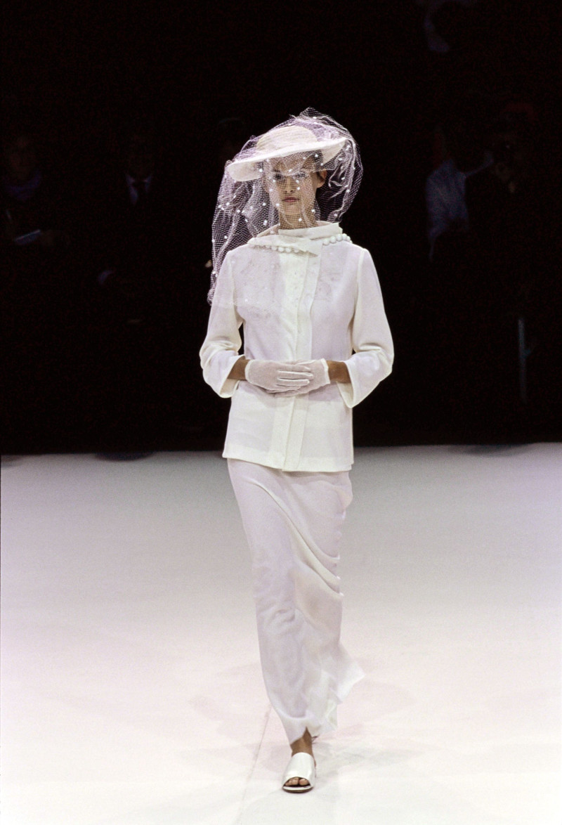 Yohji Yamamoto fashion show for Spring/Summer 1999