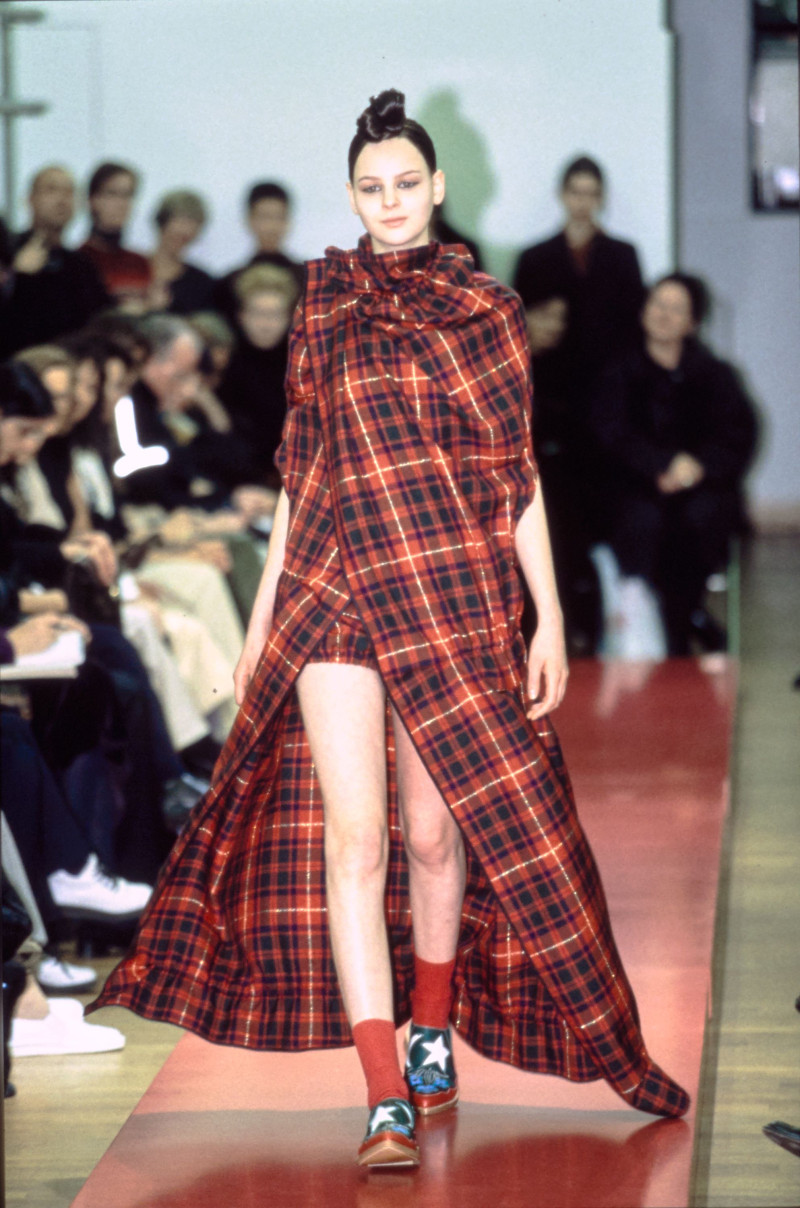 Comme Des Garcons fashion show for Autumn/Winter 1999