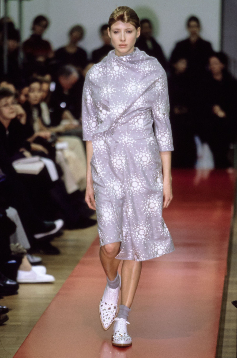 Comme Des Garcons fashion show for Autumn/Winter 1999