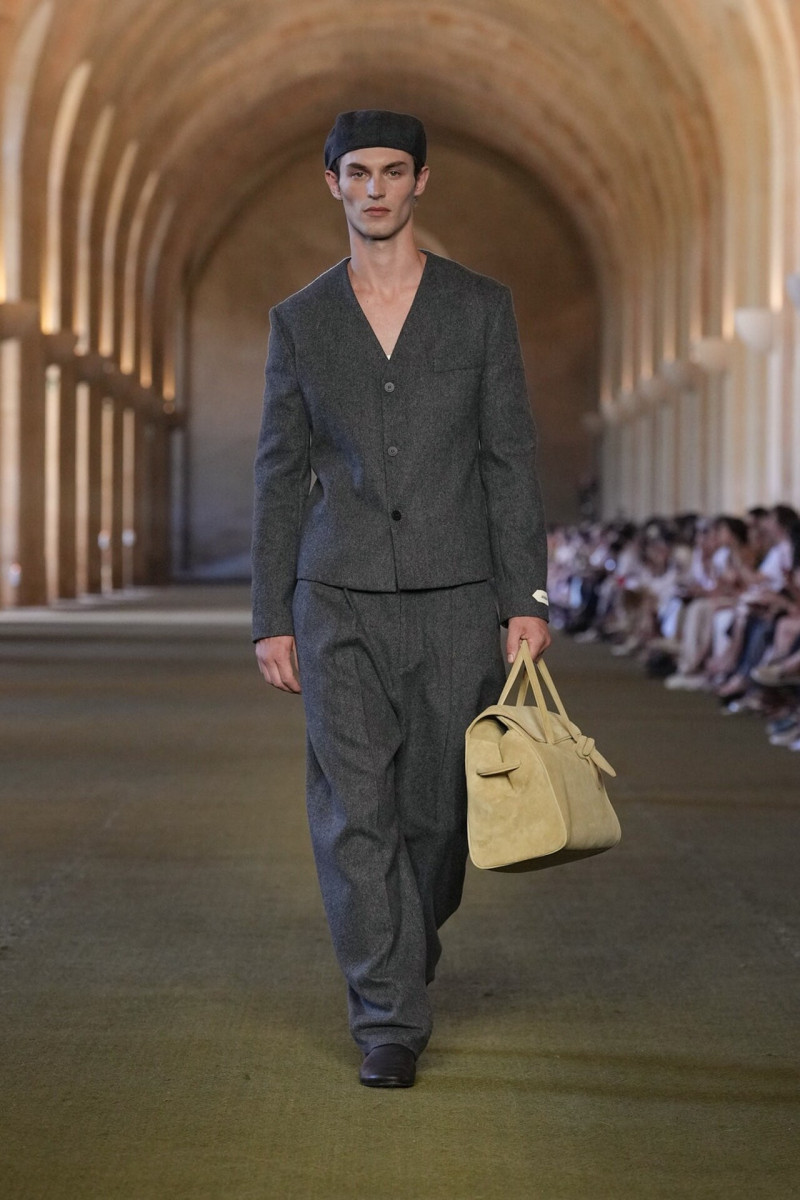 Jacquemus fashion show for Spring/Summer 2026