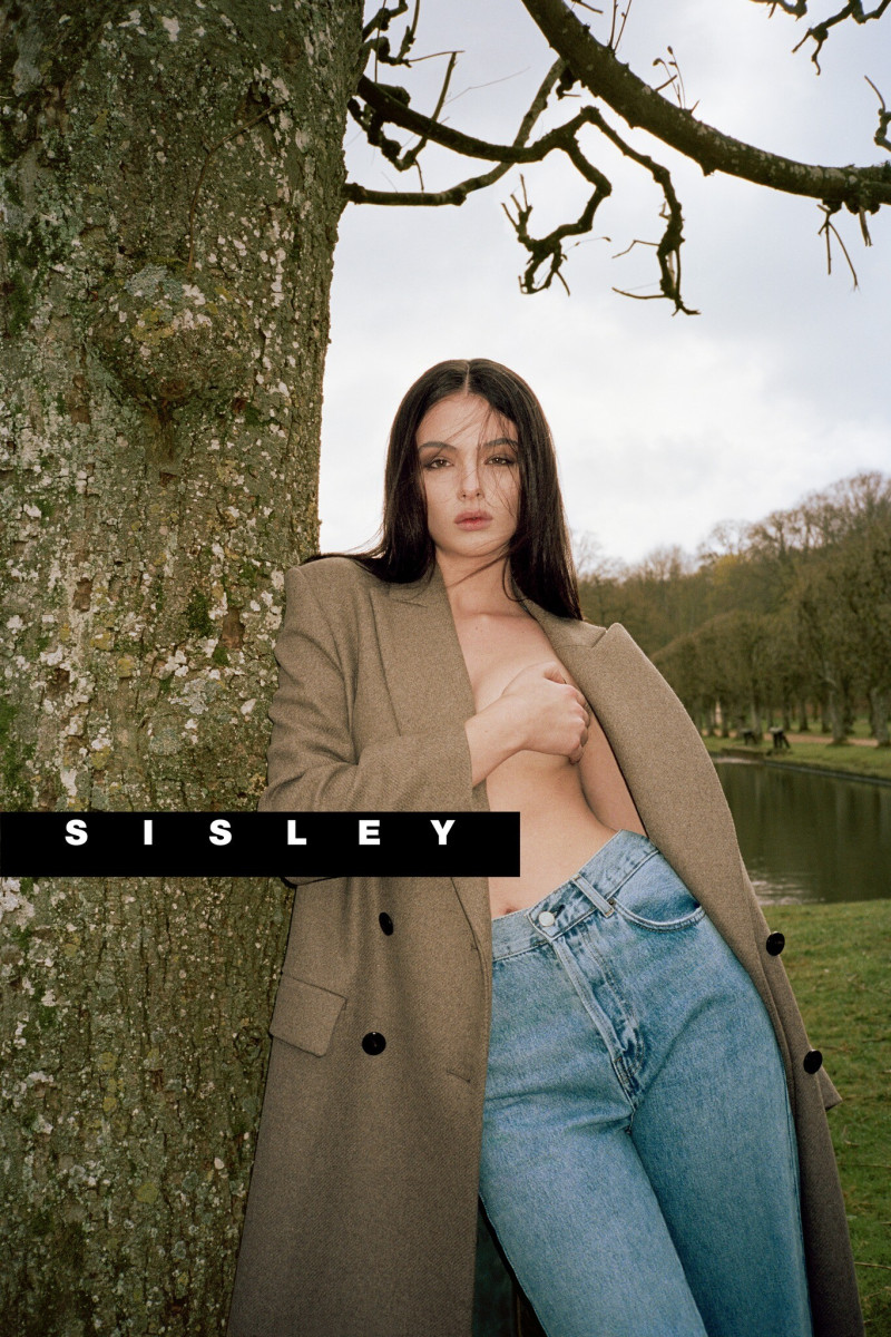 Deva Cassel featured in  the Sisley advertisement for Autumn/Winter 2023