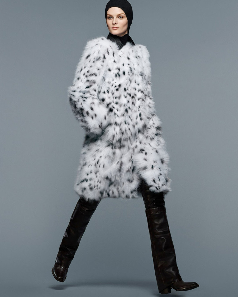 Aylah Peterson featured in  the Fendi Fur Atelier advertisement for Pre-Fall 2024