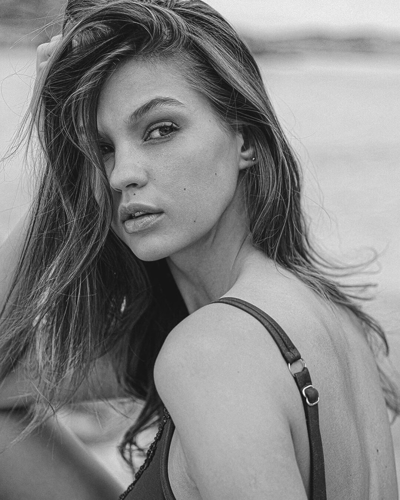 Daria Mikolajczak featured in  the Marina Abagnale advertisement for Summer 2020