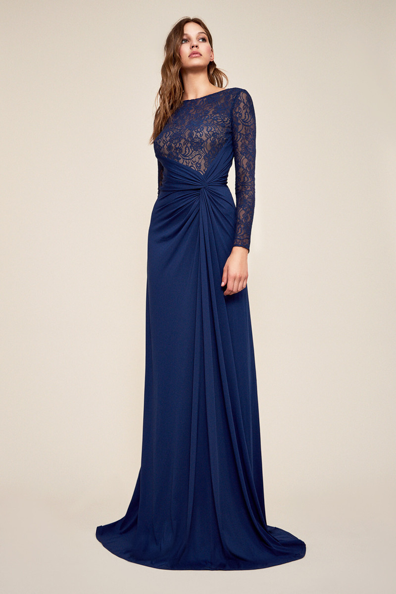 Daria Mikolajczak featured in  the Tadashi Shoji catalogue for Autumn/Winter 2020