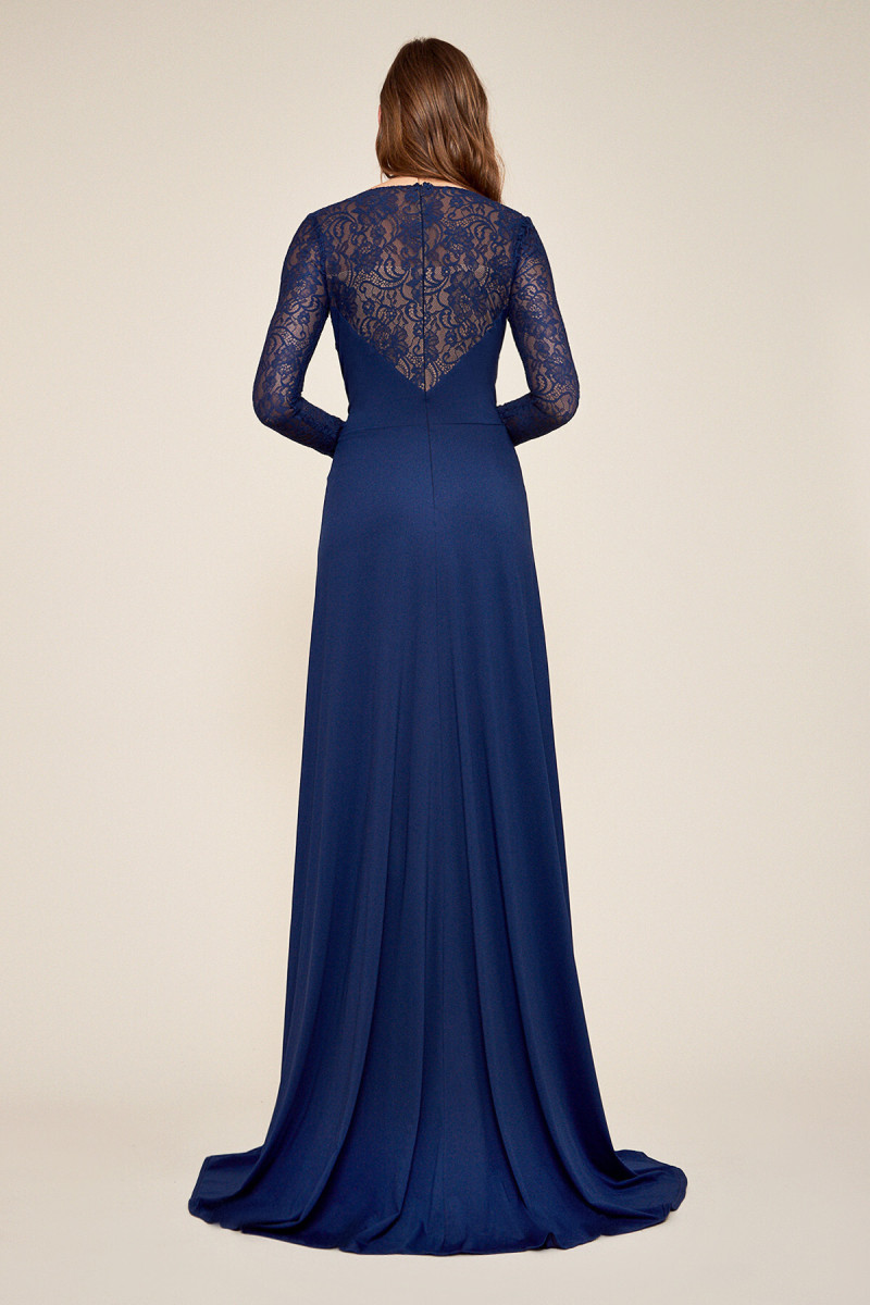 Daria Mikolajczak featured in  the Tadashi Shoji catalogue for Autumn/Winter 2020