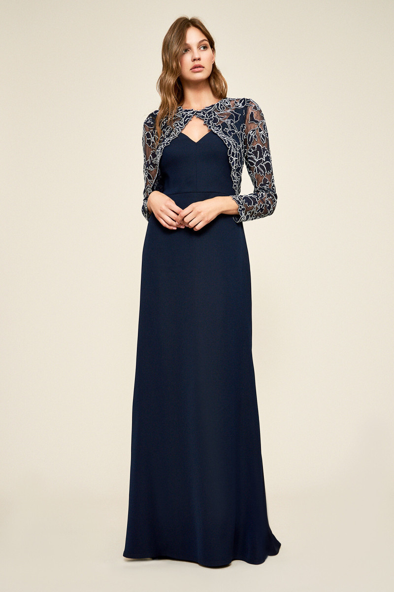 Daria Mikolajczak featured in  the Tadashi Shoji catalogue for Autumn/Winter 2020