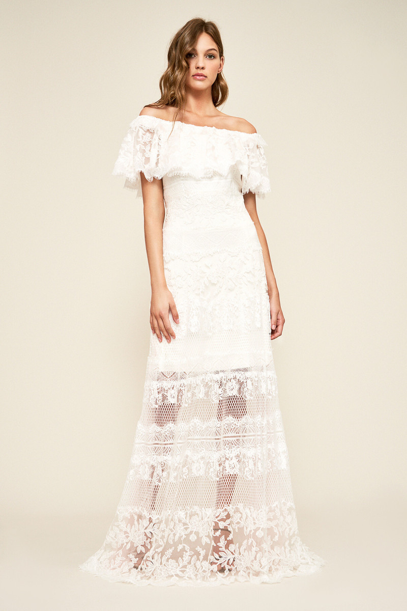 Daria Mikolajczak featured in  the Tadashi Shoji catalogue for Autumn/Winter 2020