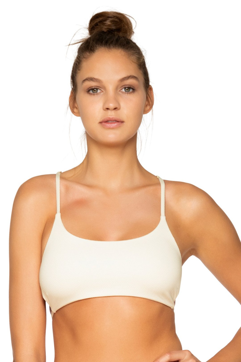 Daria Mikolajczak featured in  the B. Swim catalogue for Summer 2021