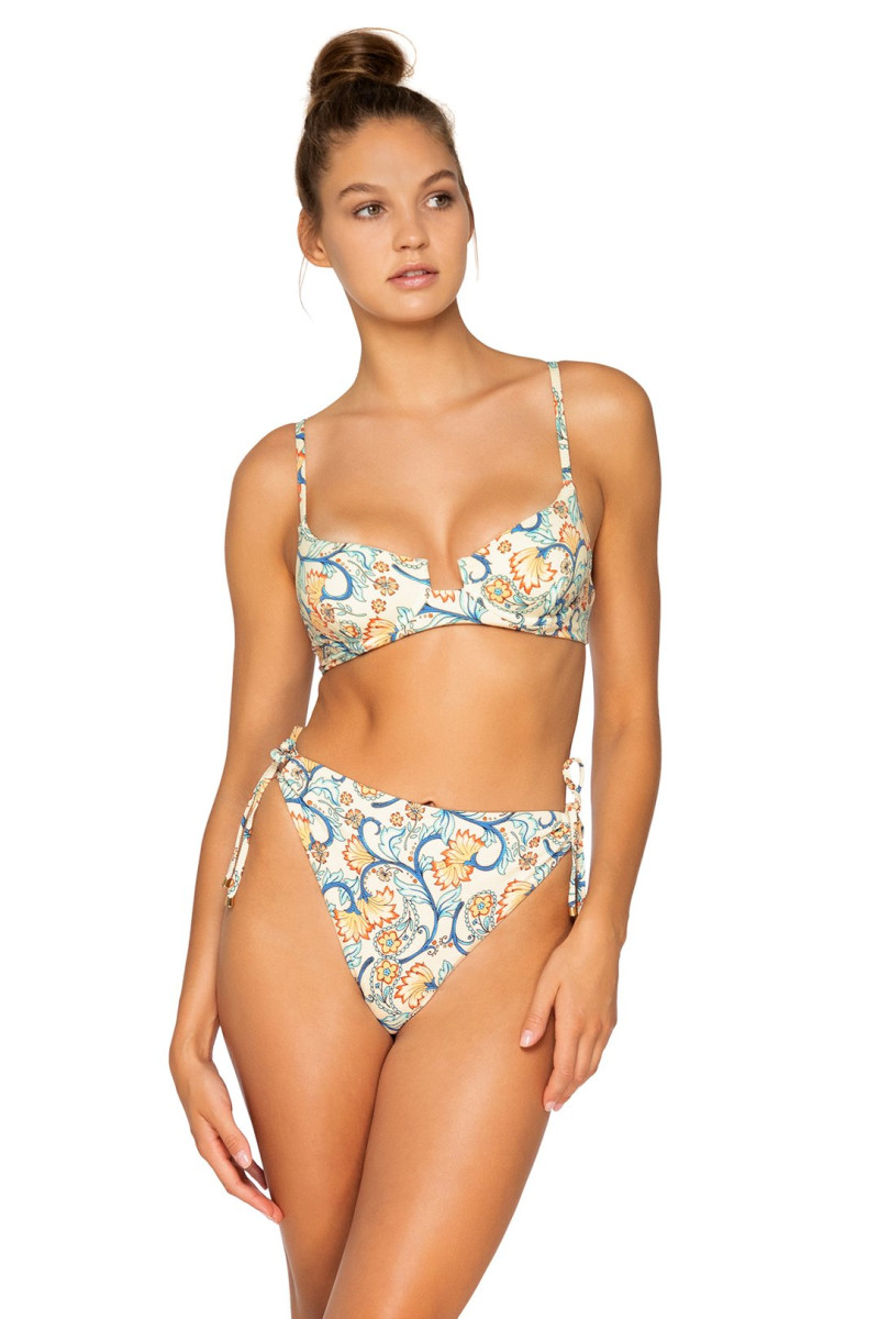 Daria Mikolajczak featured in  the B. Swim catalogue for Summer 2021
