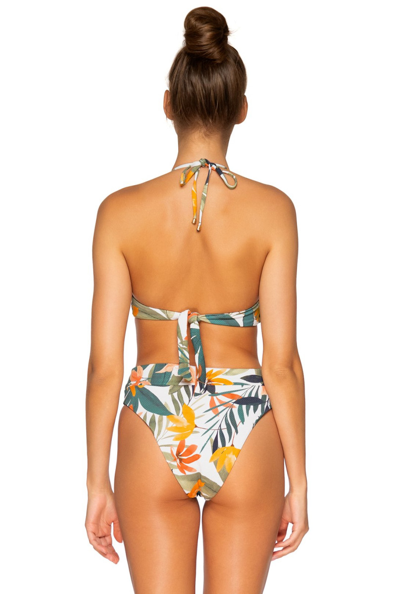 Daria Mikolajczak featured in  the B. Swim catalogue for Summer 2021
