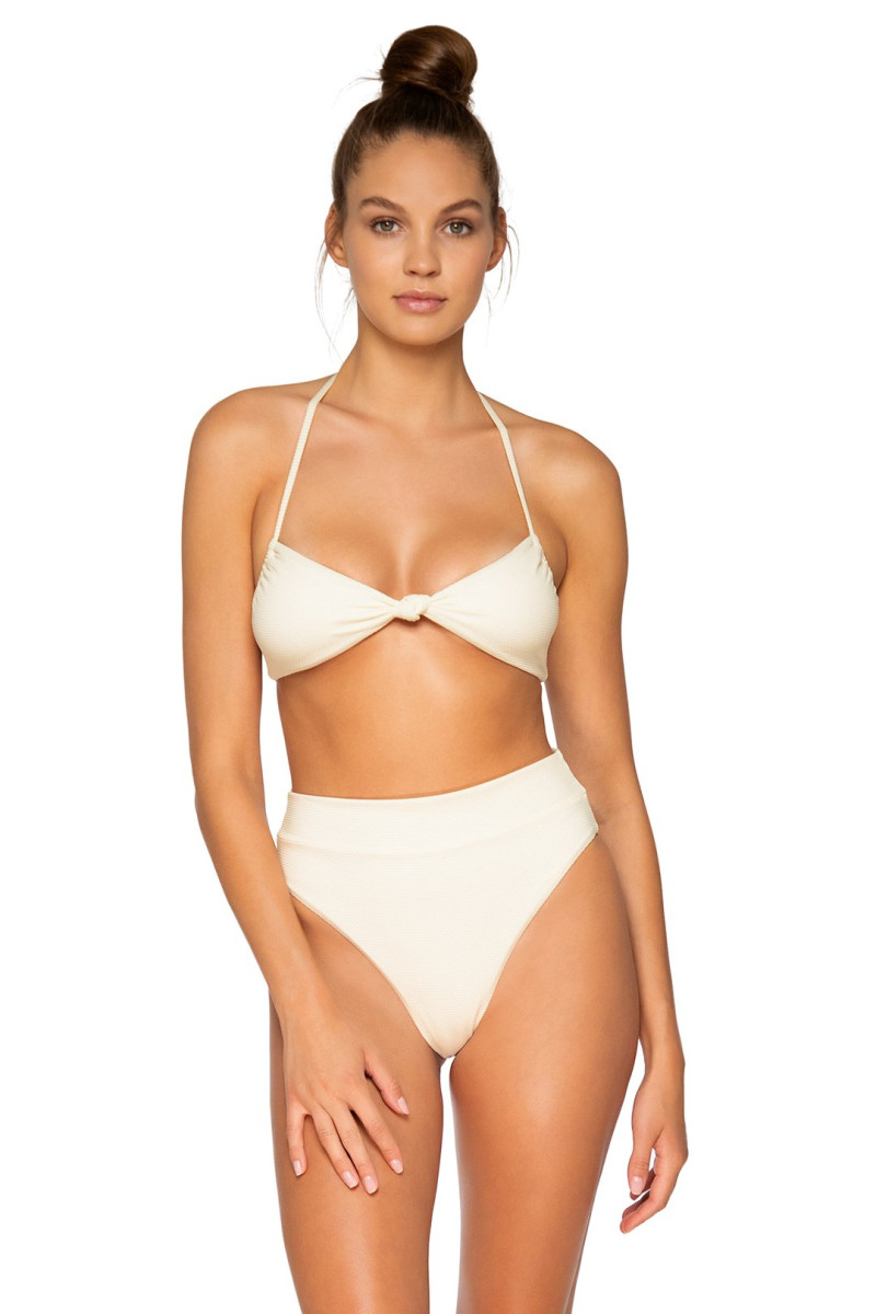 Daria Mikolajczak featured in  the B. Swim catalogue for Summer 2021