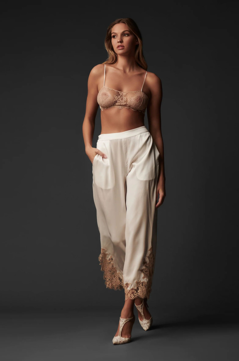 Daria Mikolajczak featured in  the Kiki de Montparnasse Bridal catalogue for Holiday 2023