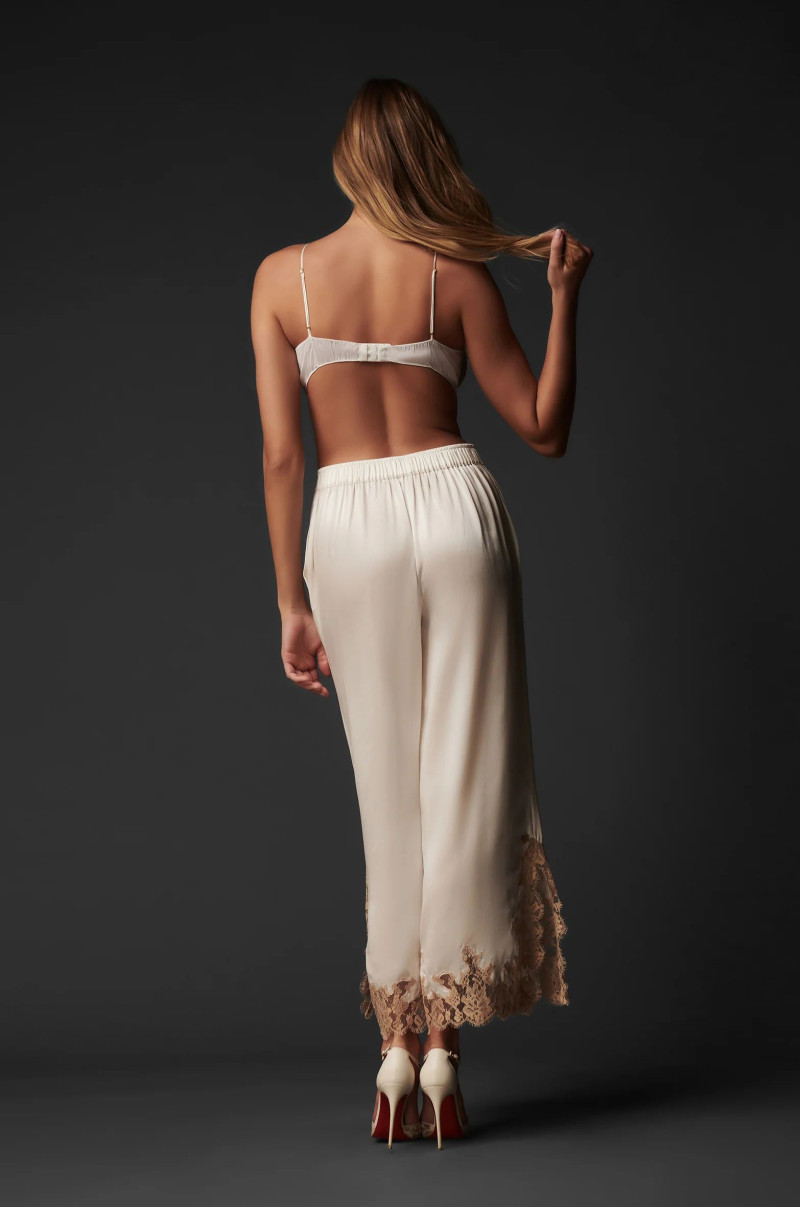 Daria Mikolajczak featured in  the Kiki de Montparnasse Bridal catalogue for Holiday 2023