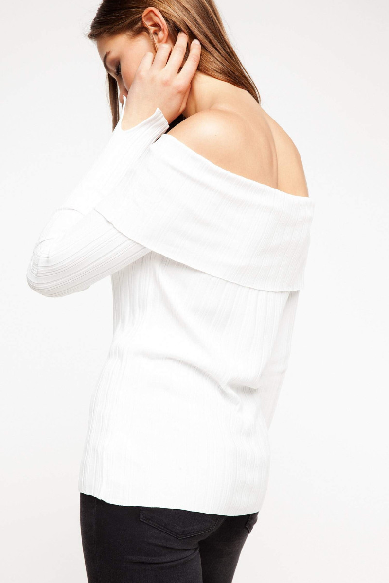 Daria Mikolajczak featured in  the DeFacto catalogue for Winter 2024