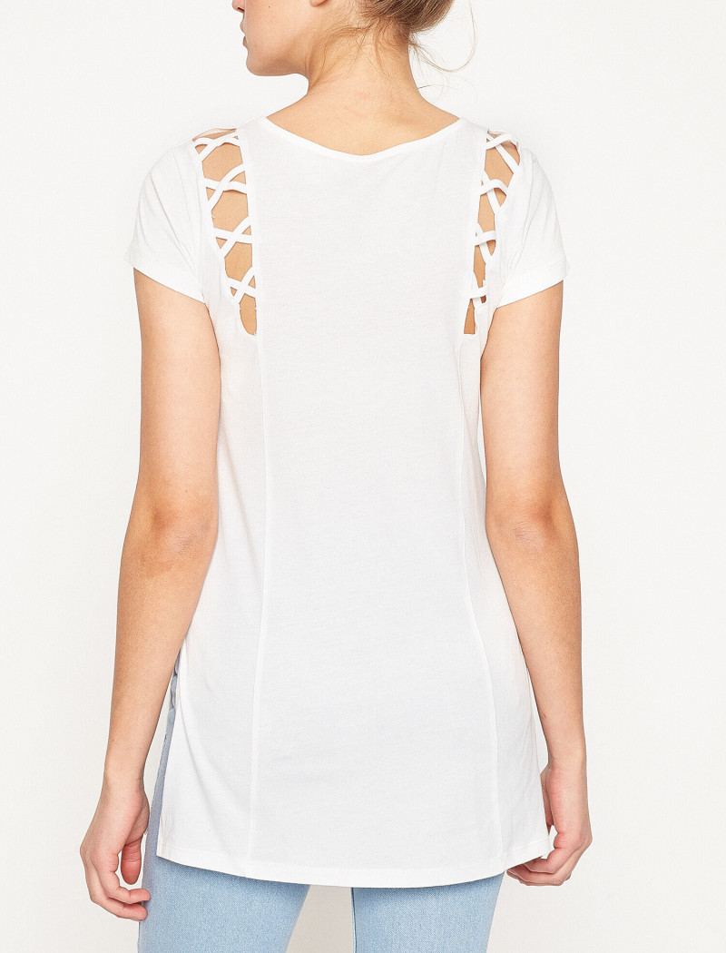 Daria Mikolajczak featured in  the Koton catalogue for Spring/Summer 2024