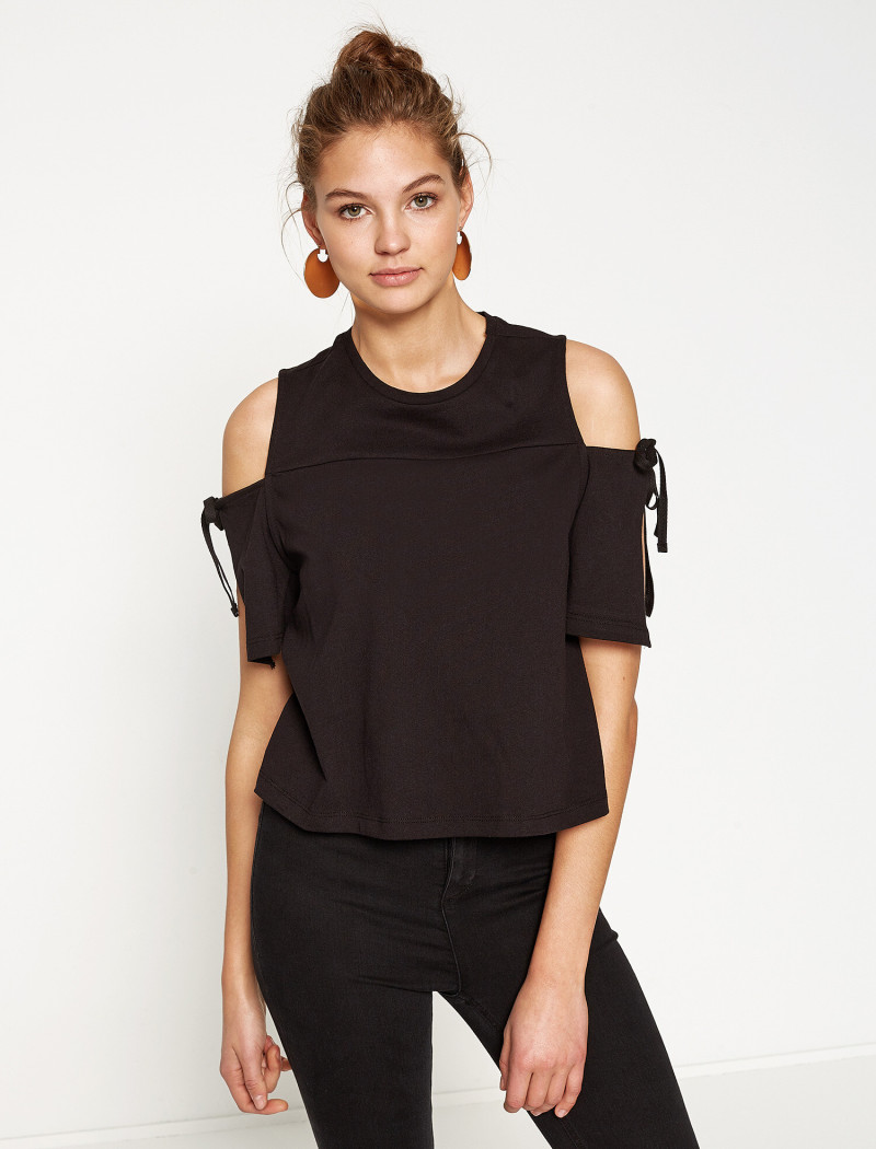 Daria Mikolajczak featured in  the Koton catalogue for Spring/Summer 2024