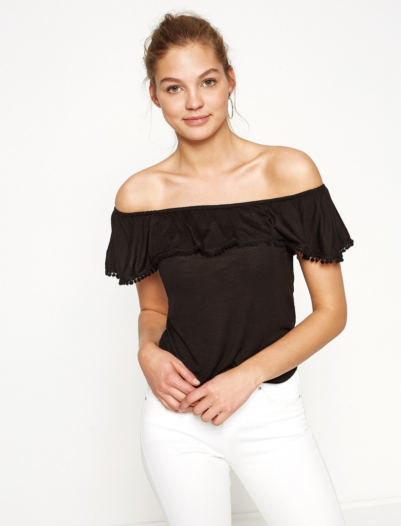 Daria Mikolajczak featured in  the Koton catalogue for Spring/Summer 2024