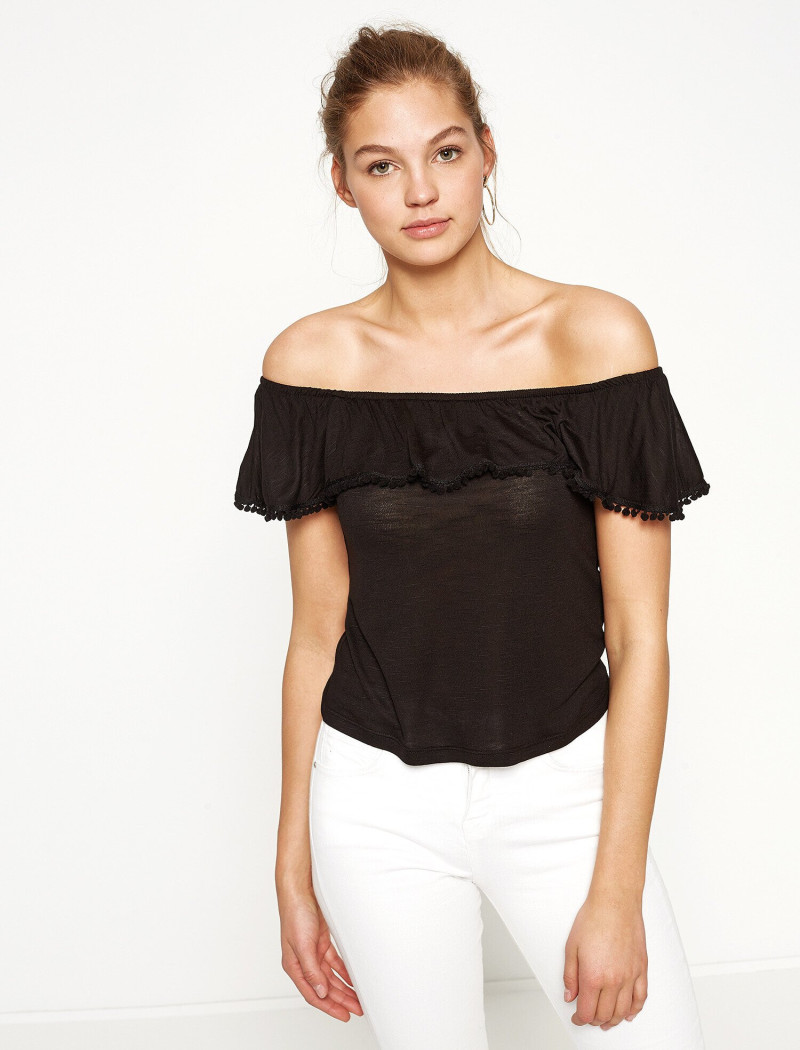 Daria Mikolajczak featured in  the Koton catalogue for Spring/Summer 2024