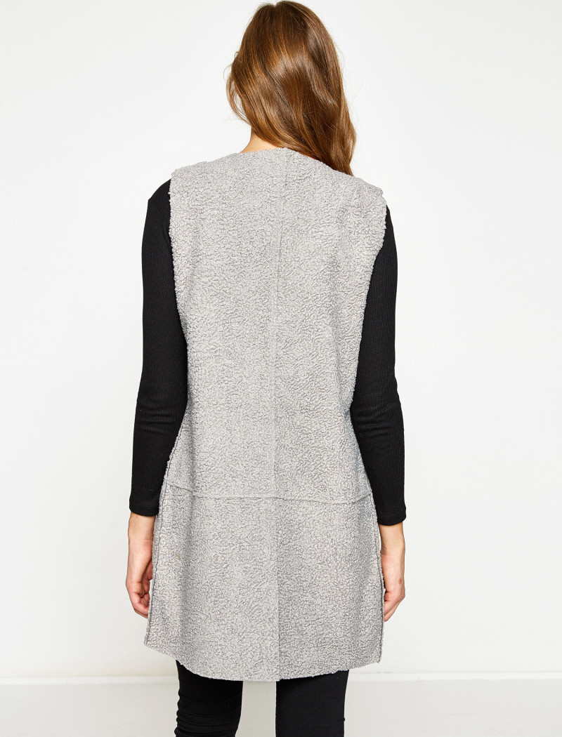 Daria Mikolajczak featured in  the Koton catalogue for Spring/Summer 2024
