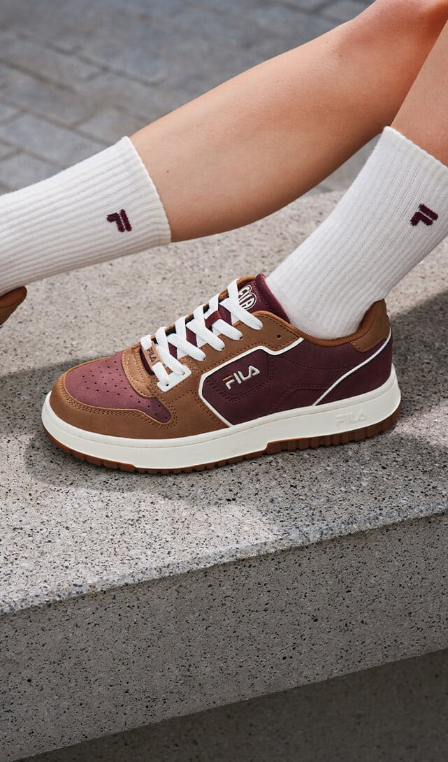 Nicola Cavanis featured in  the Deichmann advertisement for Fall 2025