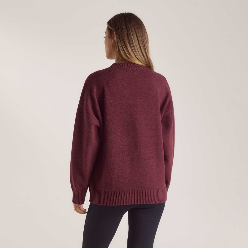 Nicola Cavanis featured in  the Lounge lookbook for Holiday 2024