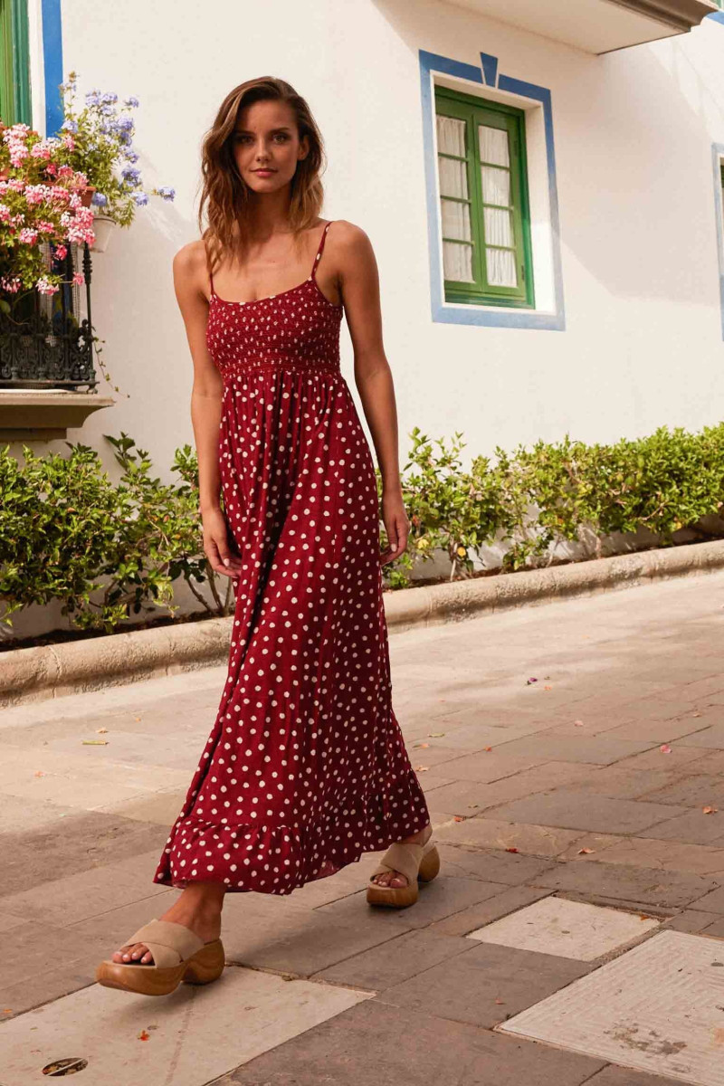 Nicola Cavanis featured in  the Ysabel Mora advertisement for Spring/Summer 2024