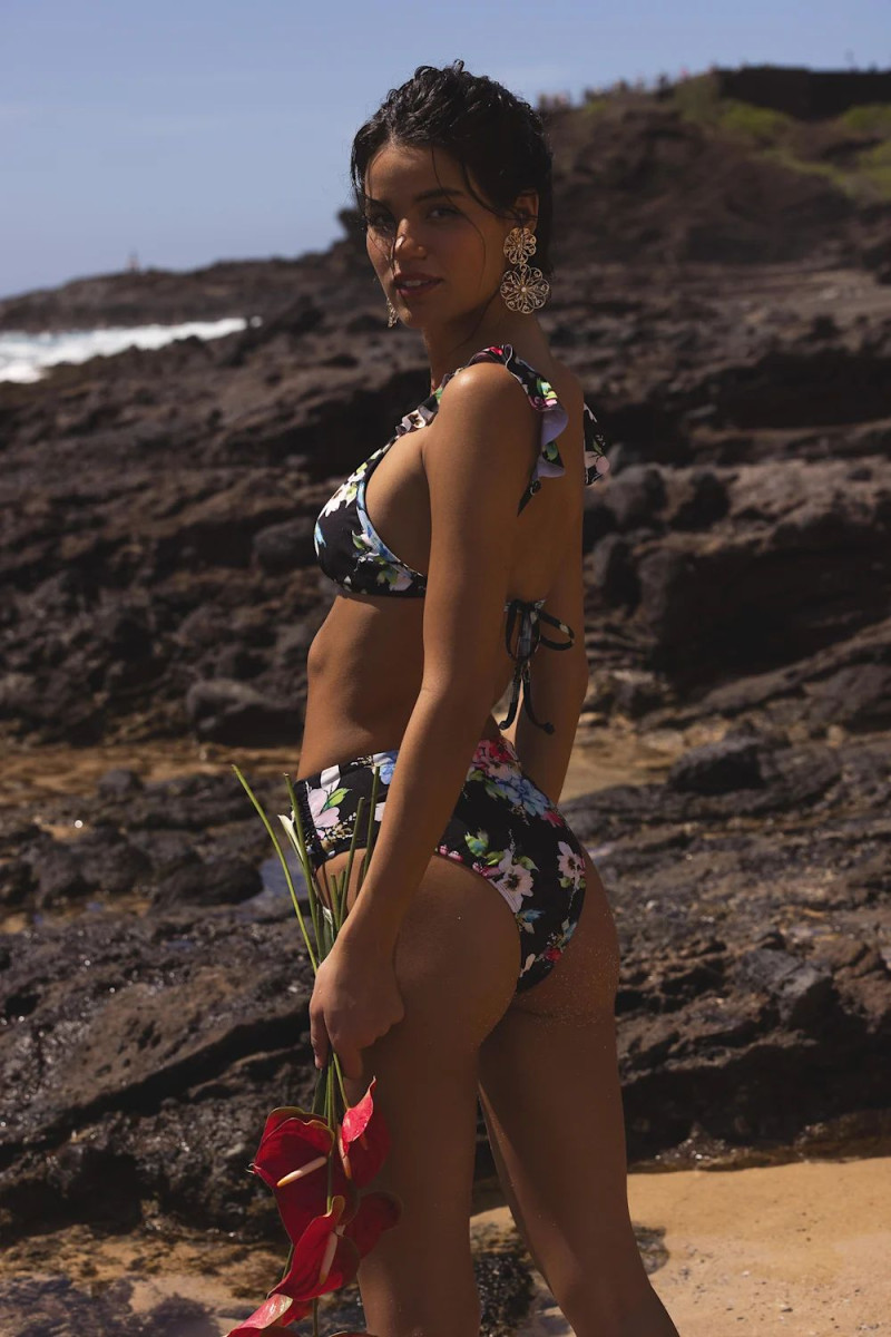 Sydnee Haney featured in  the Lulus catalogue for Summer 2025
