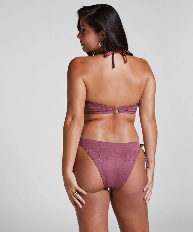 Carminho Sousa Guedes featured in  the Hunkemoller catalogue for Summer 2025