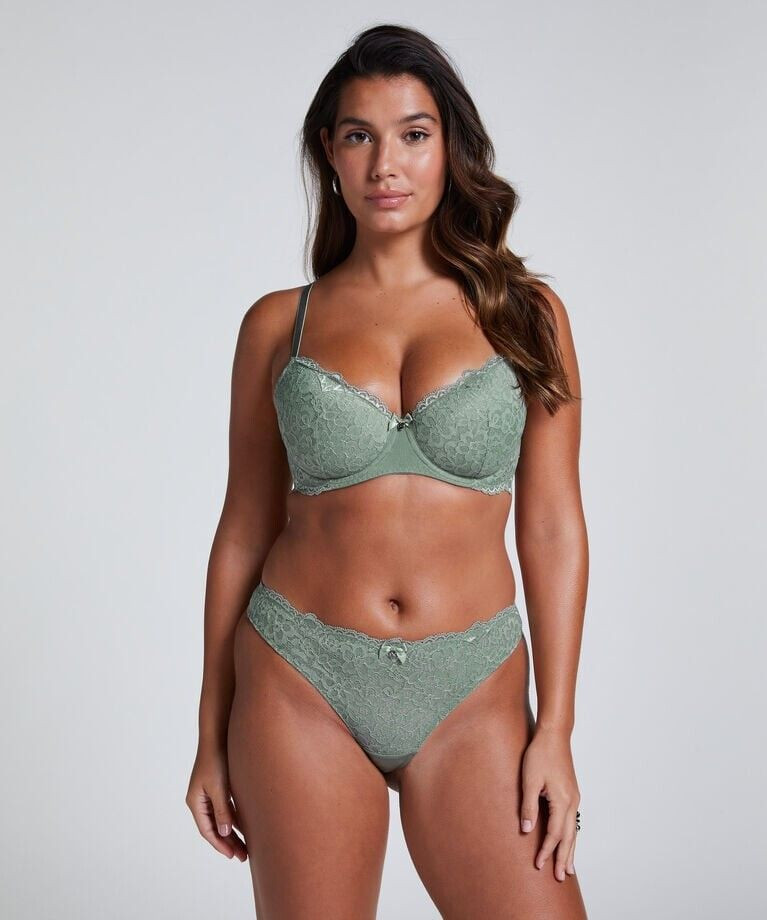 Carminho Sousa Guedes featured in  the Hunkemoller catalogue for Summer 2025