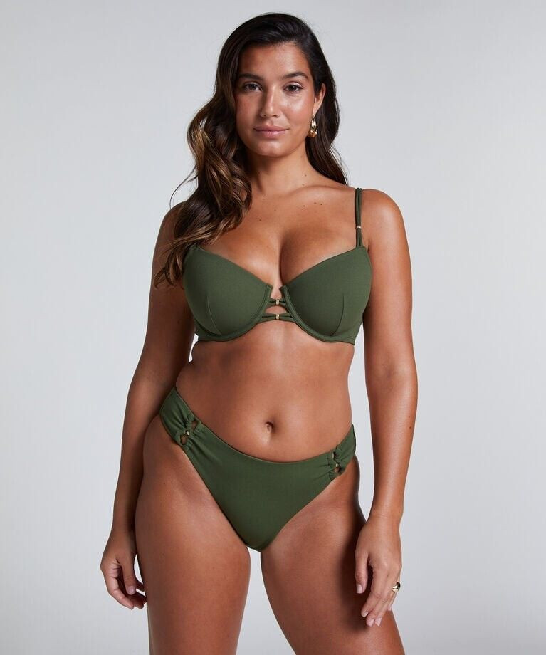 Carminho Sousa Guedes featured in  the Hunkemoller catalogue for Summer 2025