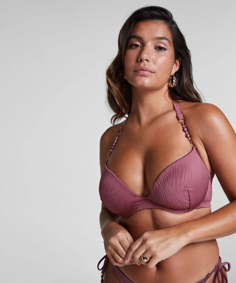 Carminho Sousa Guedes featured in  the Hunkemoller catalogue for Summer 2025