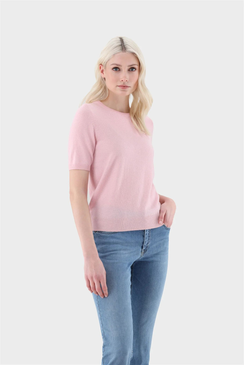 Karoline Seul featured in  the Van Laack catalogue for Autumn/Winter 2024