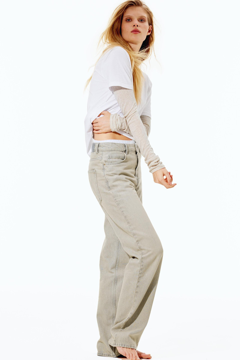 Ida Heiner featured in  the Zara advertisement for Spring/Summer 2025