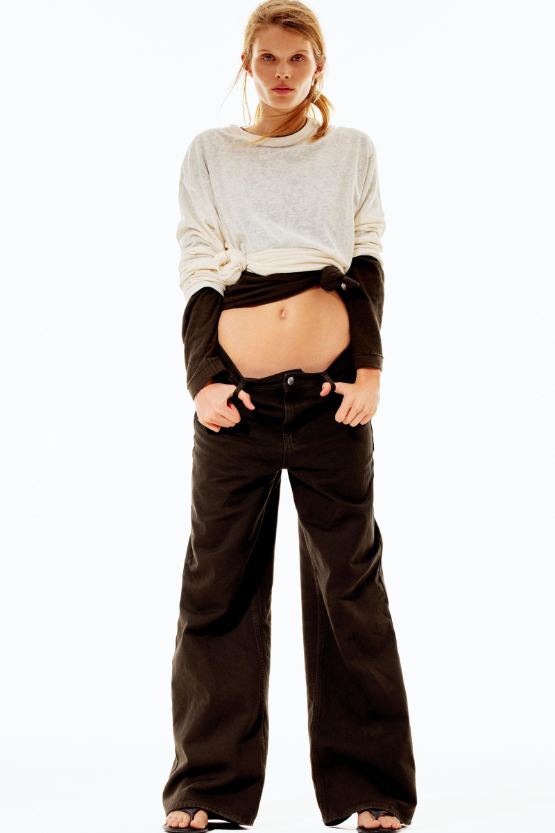 Ida Heiner featured in  the Zara advertisement for Spring/Summer 2025